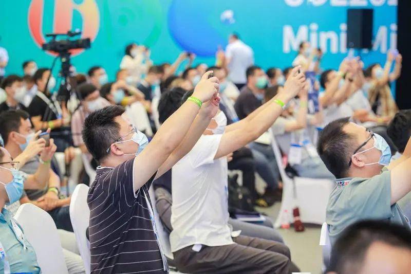 晶台光电研究院院长&背光事业部总经理邵鹏睿：Mini/Micro LED显示的规模未来几年会呈一个爆发式的增长 