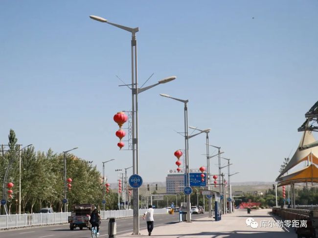 库尔勒市77条道路更换12000盏LED路灯