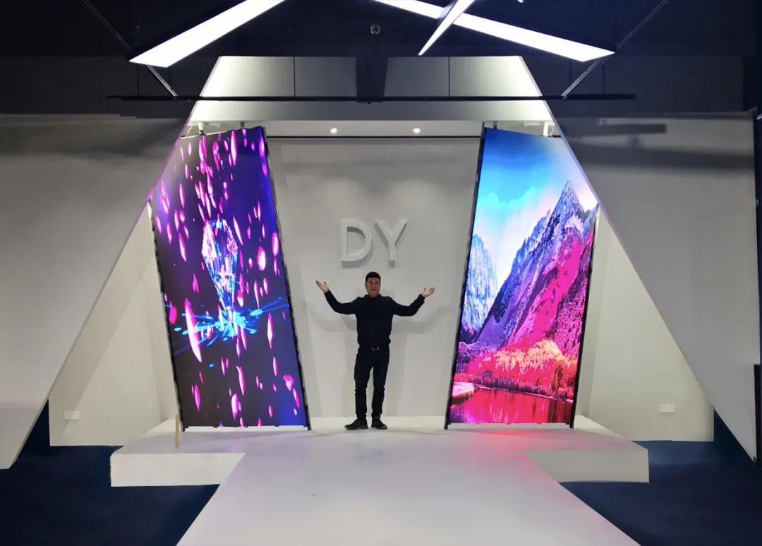 海佳彩亮LED显示在行动，助力新零售线上领域大发展！