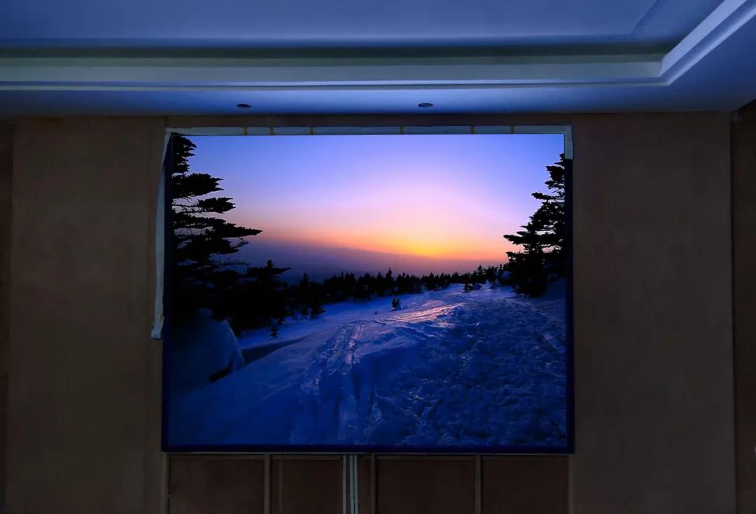 海佳彩亮LED显示在行动，助力新零售线上领域大发展！