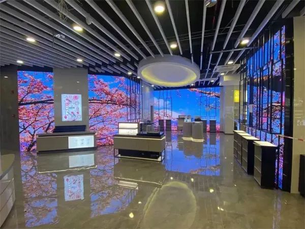 新零售商机尽显，手动@LED屏企加入黄金赛道！