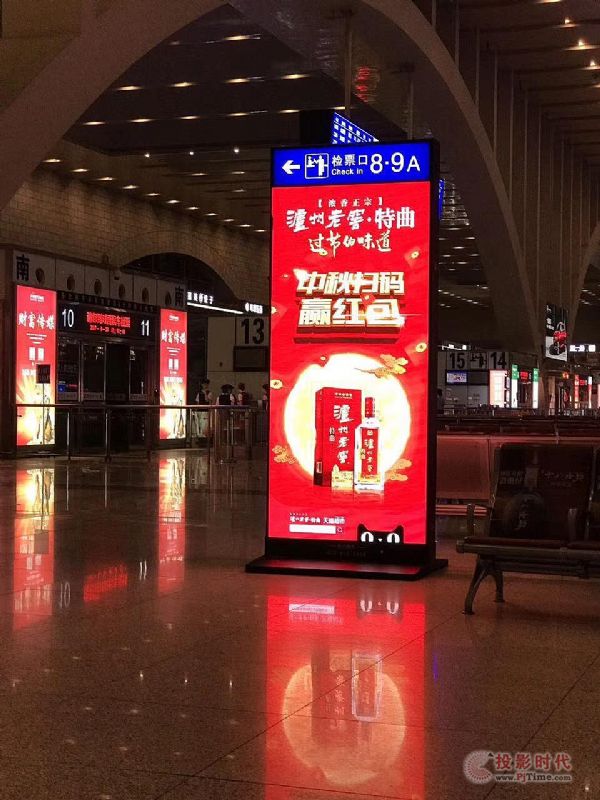 立式广告机的日常使用维护与操作注意事项