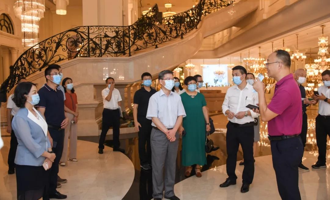 国家统计局总统计师率组调研华艺，智能照明最受关注