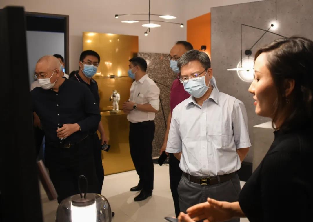 国家统计局总统计师率组调研华艺，智能照明最受关注