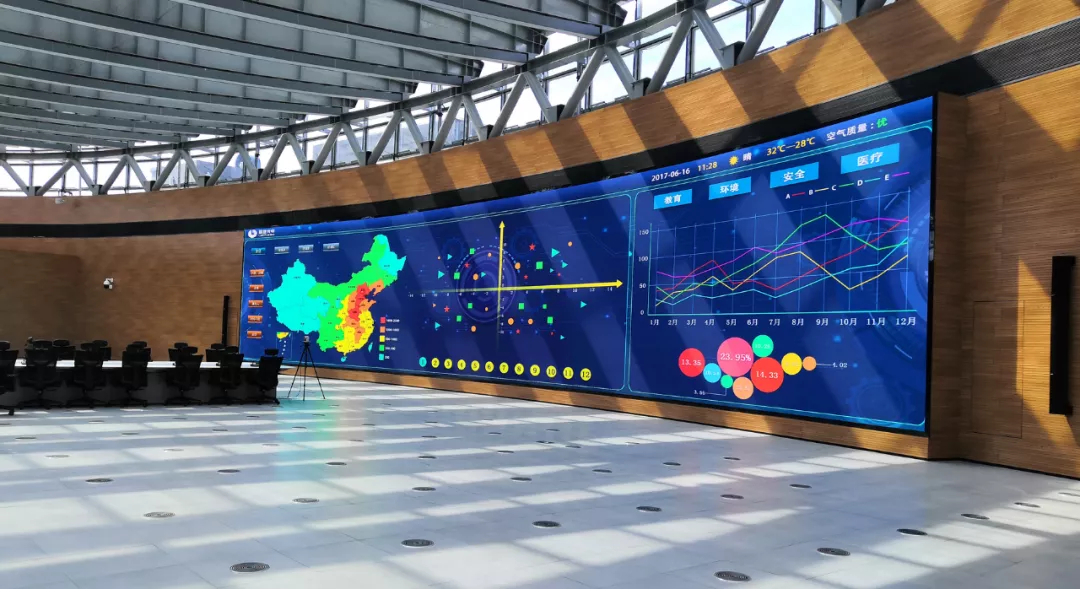 联电大屏亮相国产巨制《峰爆》电影，全国观众见证联电品质！