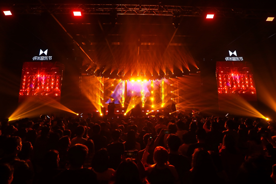 国庆狂欢，音乐盛典遍地开花，LED显示屏放光彩又添祖国新荣光