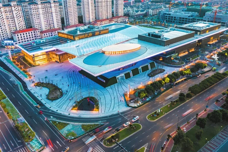 “丝绕茧” │ 织里文体中心艺术显示新方案 “丝绕茧” │ 织里文体中心艺术显示新方案