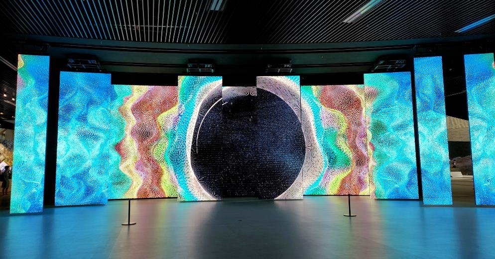 全国最大五面屏点亮，中国电建沉浸式数字展厅正式启用！