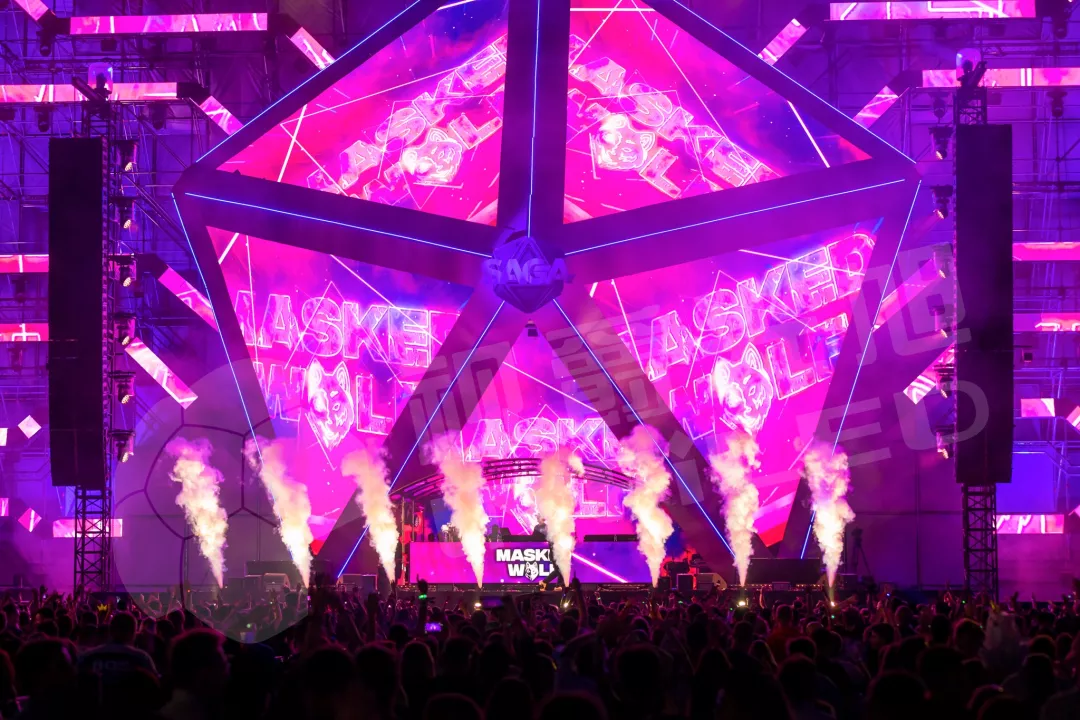 视爵光旭LED显示屏闪耀罗马尼亚音乐节Saga Festival