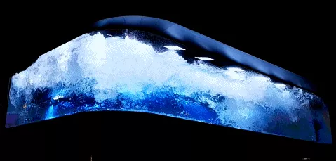 “百城千屏”拍了拍户外大屏并甩了一个大礼包！