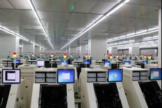 月产能超120万片，LED“芯”龙头十年飞跃