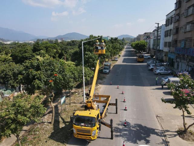 东莞清溪城管聚焦照明“暗区”问题 东莞清溪城管聚焦照明“暗区”问题