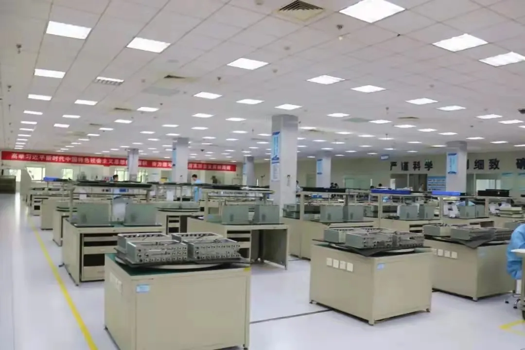 太空授课的显示屏配置,厉害了! 太空授课的显示屏配置,厉害了!