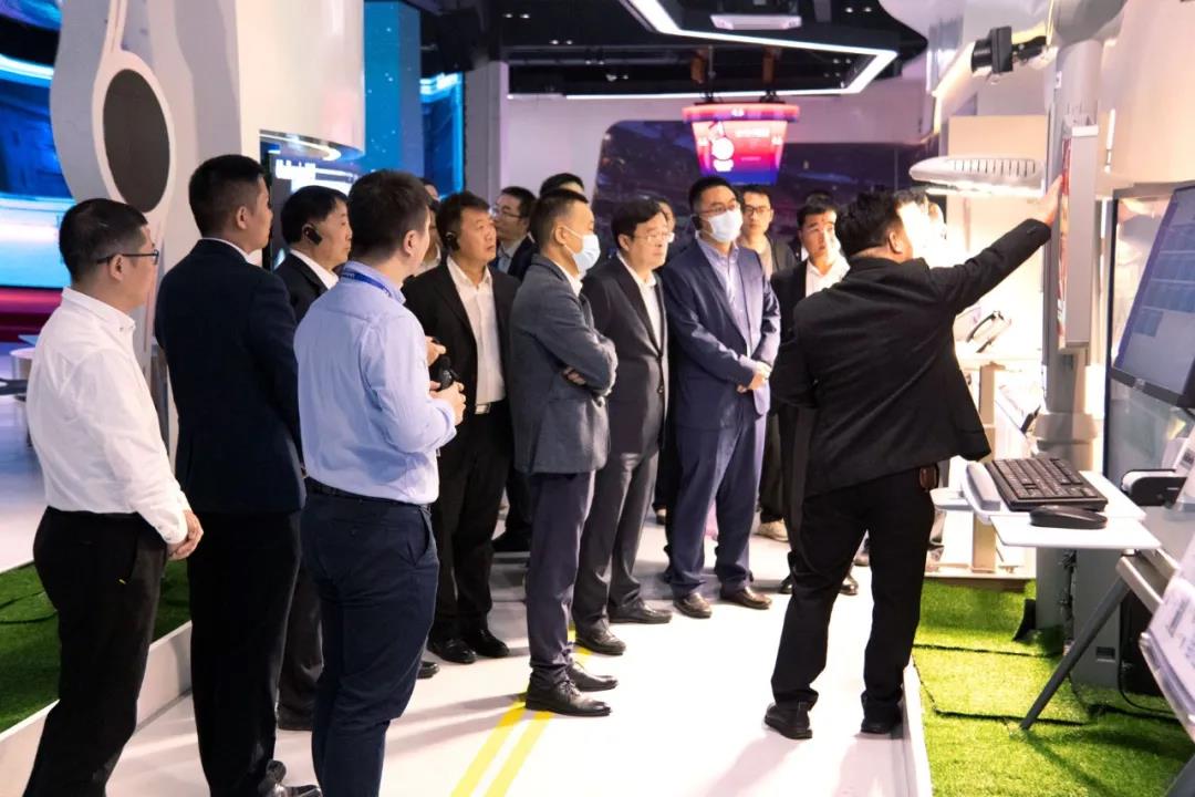 云南省昆明市长刘佳晨一行莅临洲明考察调研 云南省昆明市长刘佳晨一行莅临洲明考察调研