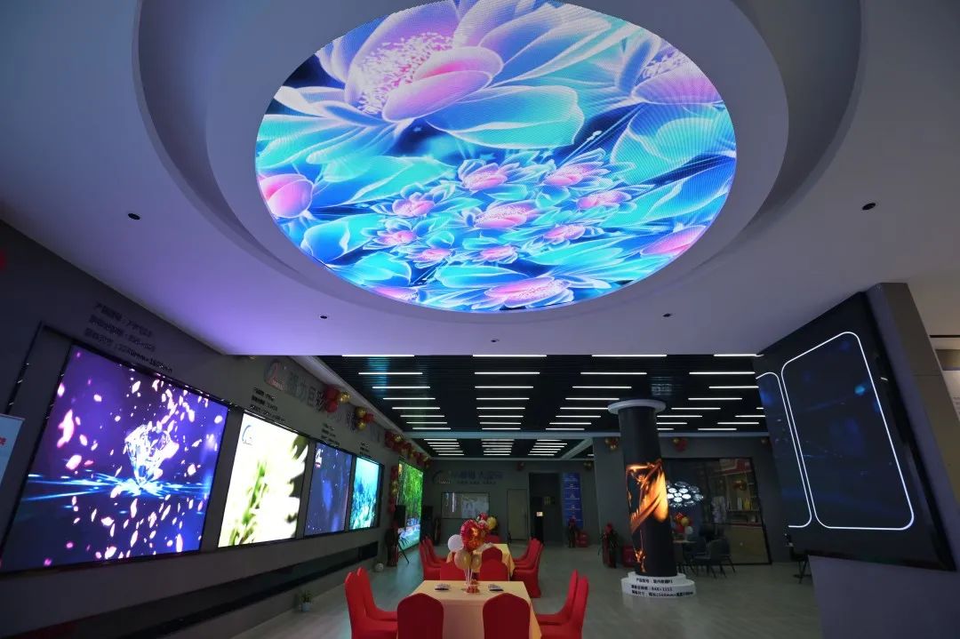 开启霸屏模式！强力巨彩新一轮广告上线！