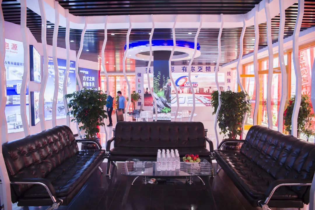 开启霸屏模式！强力巨彩新一轮广告上线！