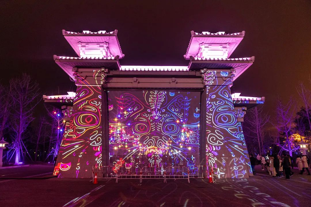 河南最大裸眼3D屏丨龙门石窟上演史诗级沉浸光影秀