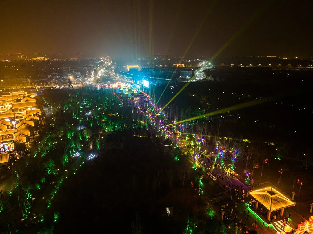 河南最大裸眼3D屏丨龙门石窟上演史诗级沉浸光影秀