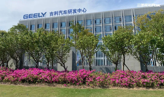这4家工厂瞬间被三雄极光变“靓”了！