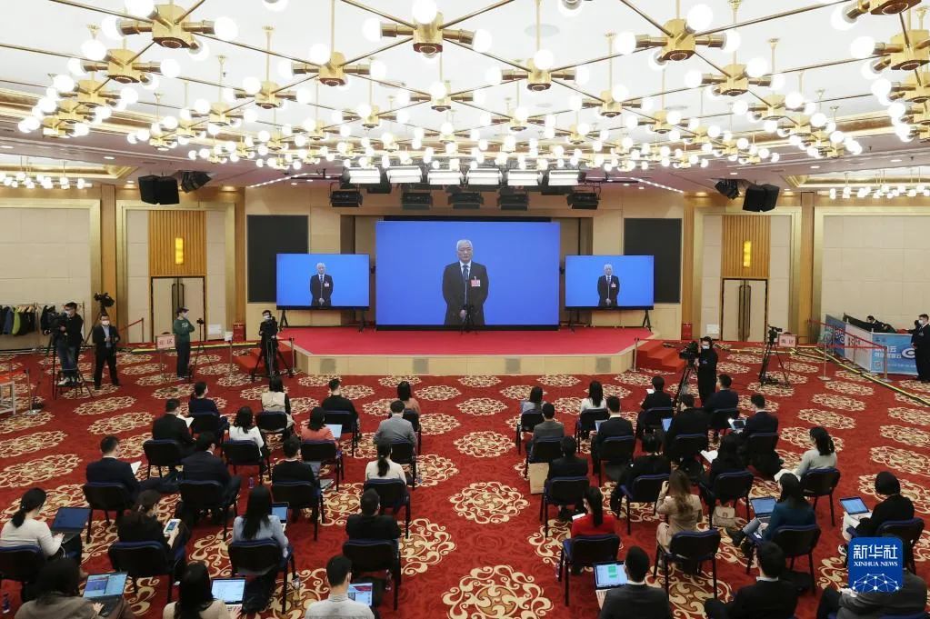 再度入驻人民大会堂！洲明光显助力两会“见屏如面”