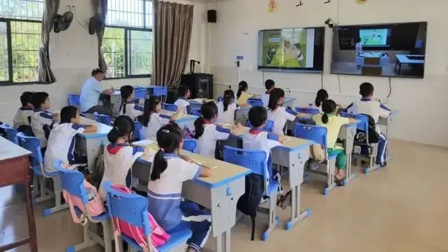 教育智能硬件市场规模预估601亿元，LED显示屏“攻”下几“城”？