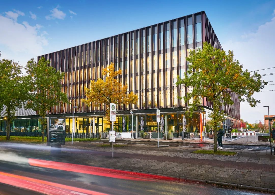 视爵光旭“壁画系列”入驻德国不莱梅储蓄银行 视爵光旭“壁画系列”入驻德国不莱梅储蓄银行