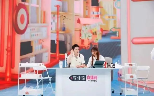 新晋“谋财害命”组合？！你们不愿再听《本草纲目》，而我们看到了LED显示屏的新商机！