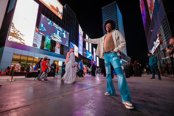 「光显技术创新研究院」宣告成立，人民网、经济日报报道