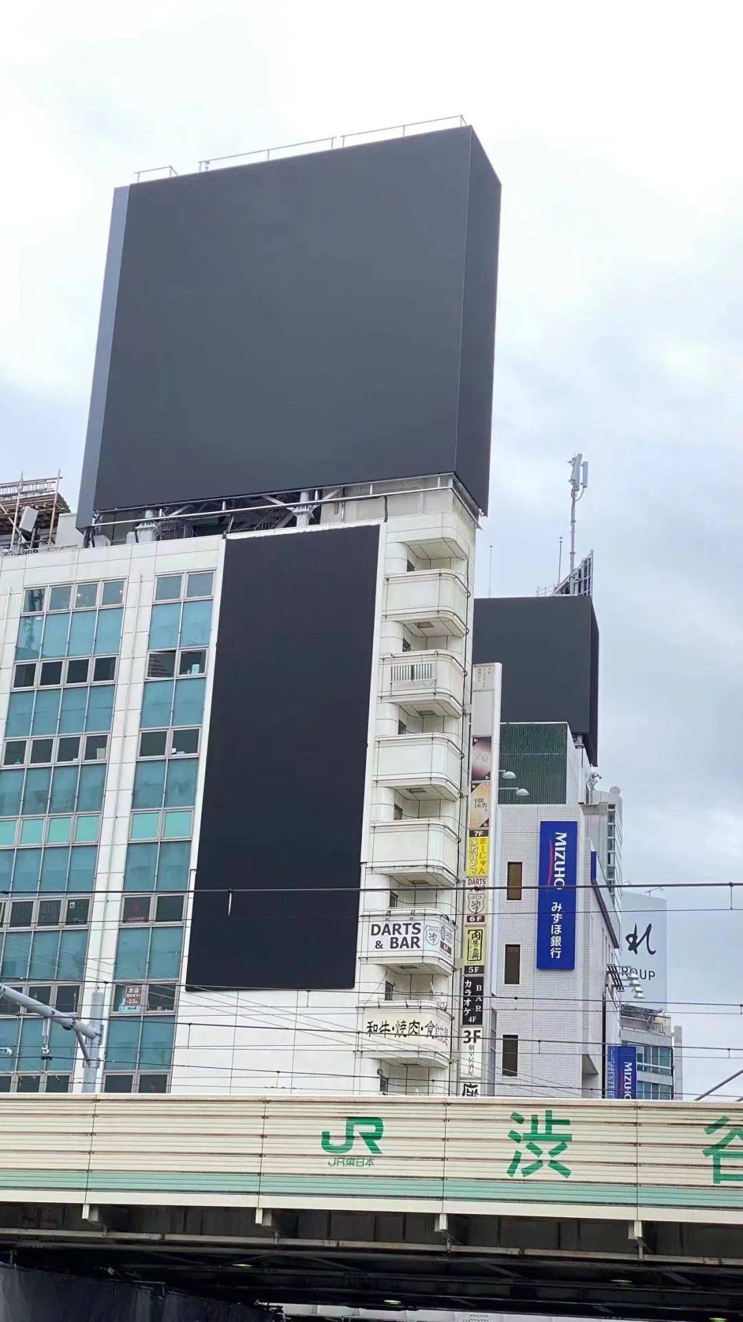 维世科技丨户外广告超薄LED屏再次亮相日本东京