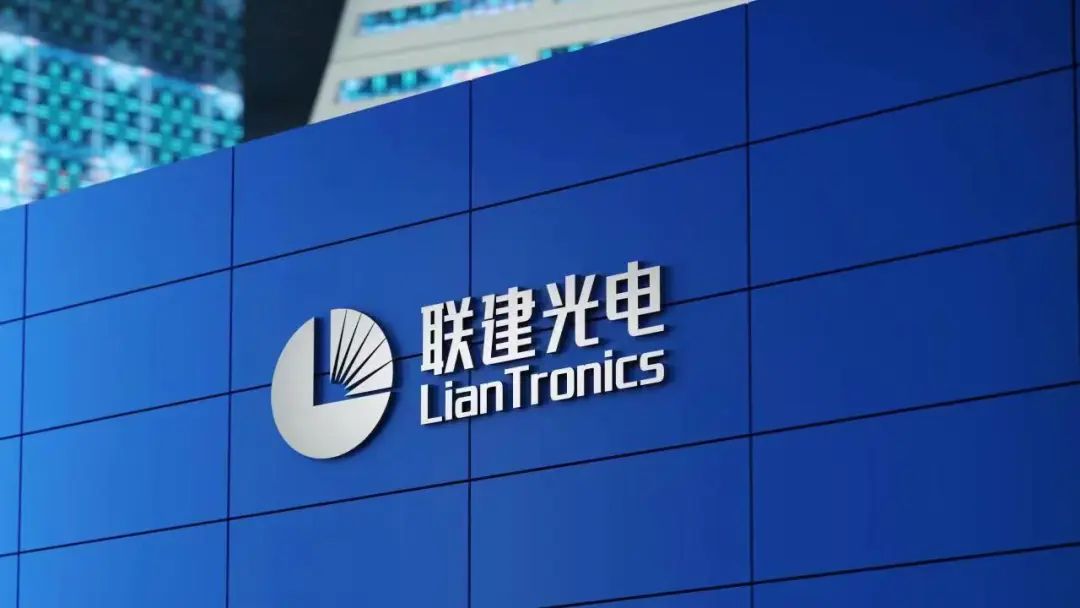 “考古”小间距：十年的技术探路，屏企们的坚守与创新