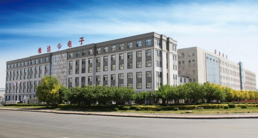 “考古”小间距：十年的技术探路，屏企们的坚守与创新