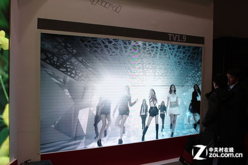 “考古”小间距：十年的技术探路，屏企们的坚守与创新