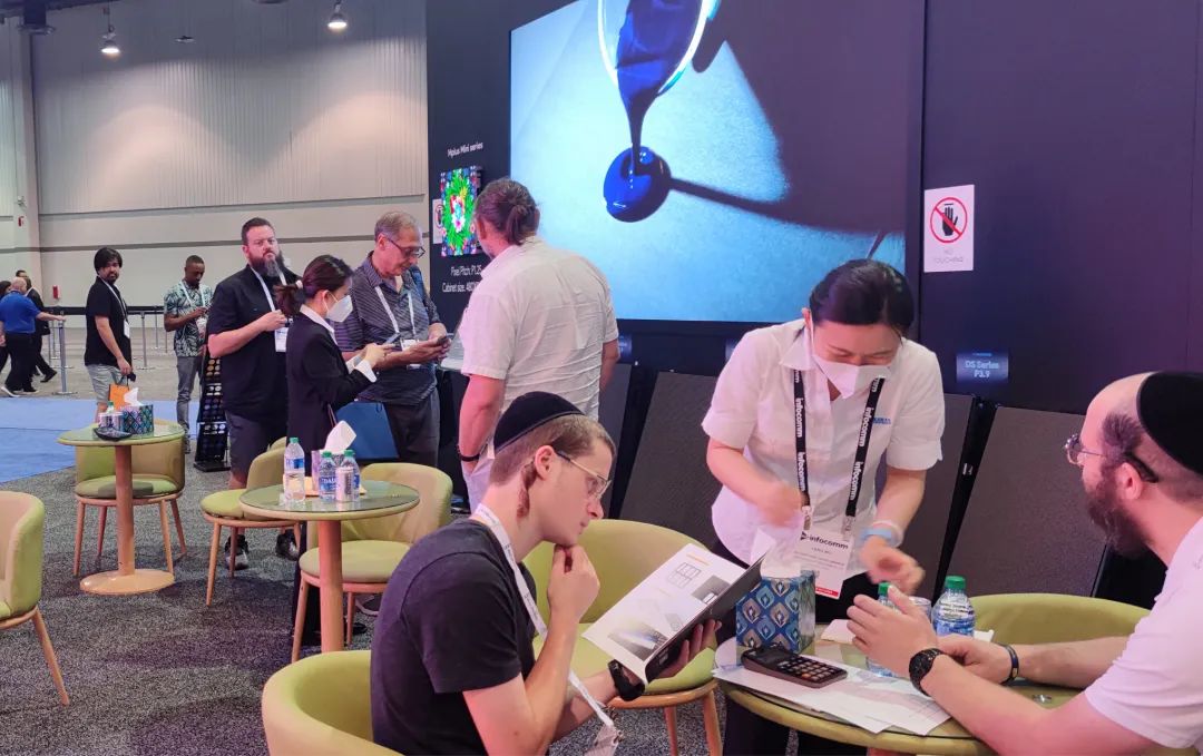 美国InfoComm现场快讯 | 新亚胜展位吸睛聚客! 美国InfoComm现场快讯 | 新亚胜展位吸睛聚客!