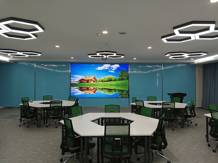 一个点撬动一个市场：LANBO护眼屏破冰教育应用