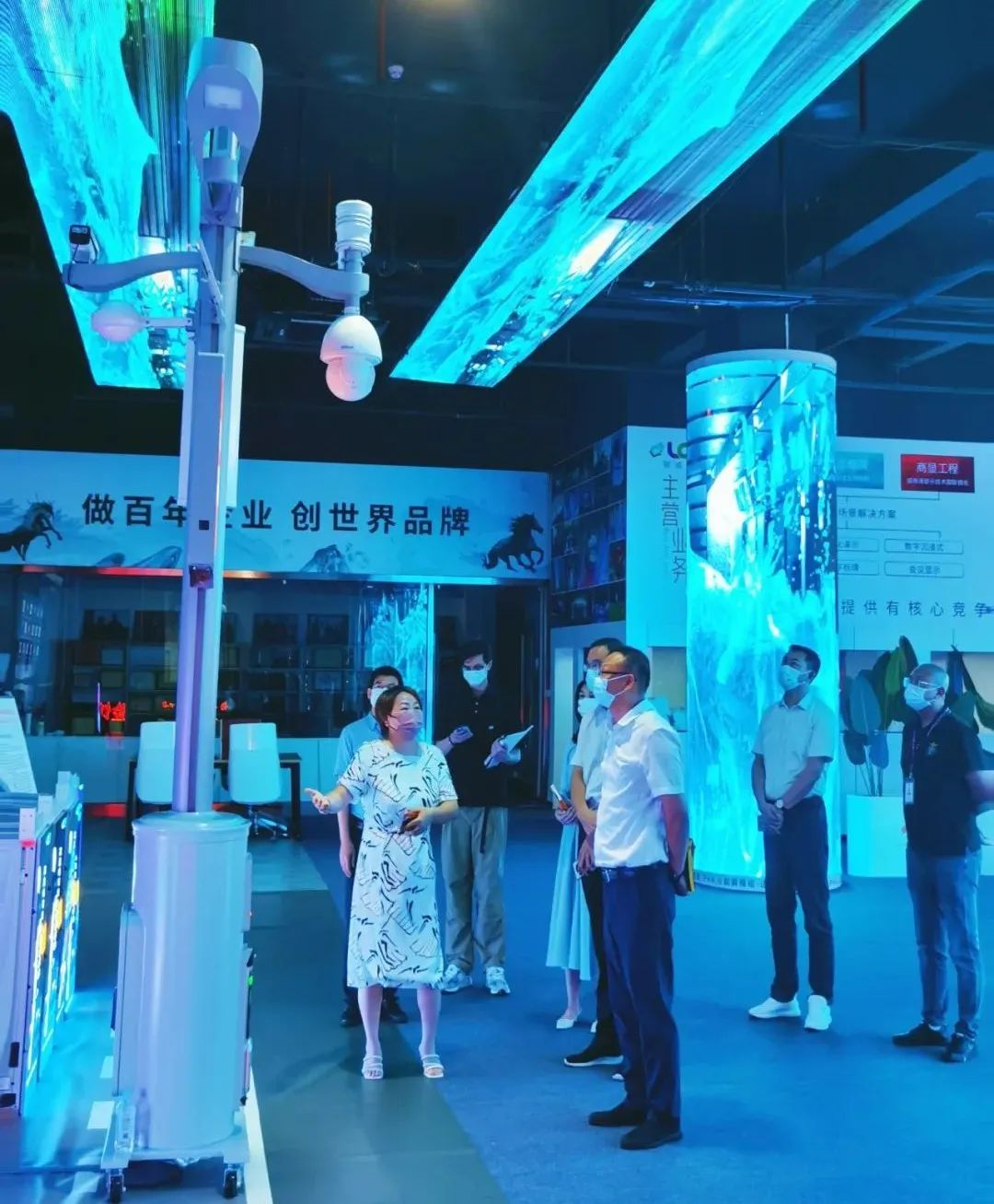 深圳市工信局领导一行莅临联诚发参观考察！