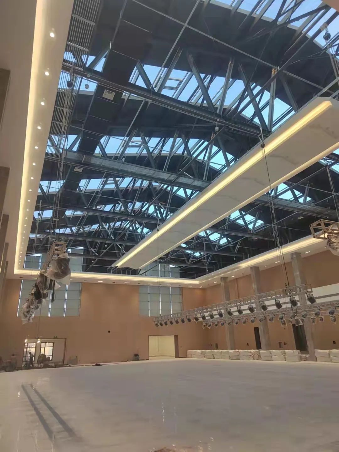 木林森专业照明案例︱辽源巨峰生化公司综合楼建设项目