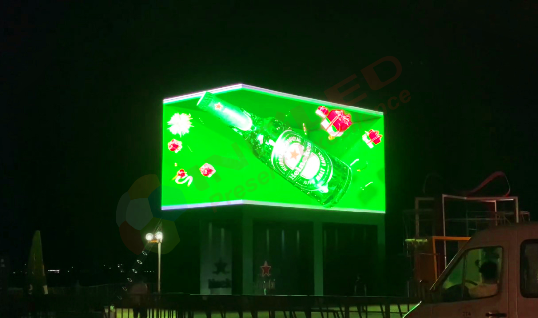 视爵光旭打造吸睛裸眼3D屏亮相越南人气广场