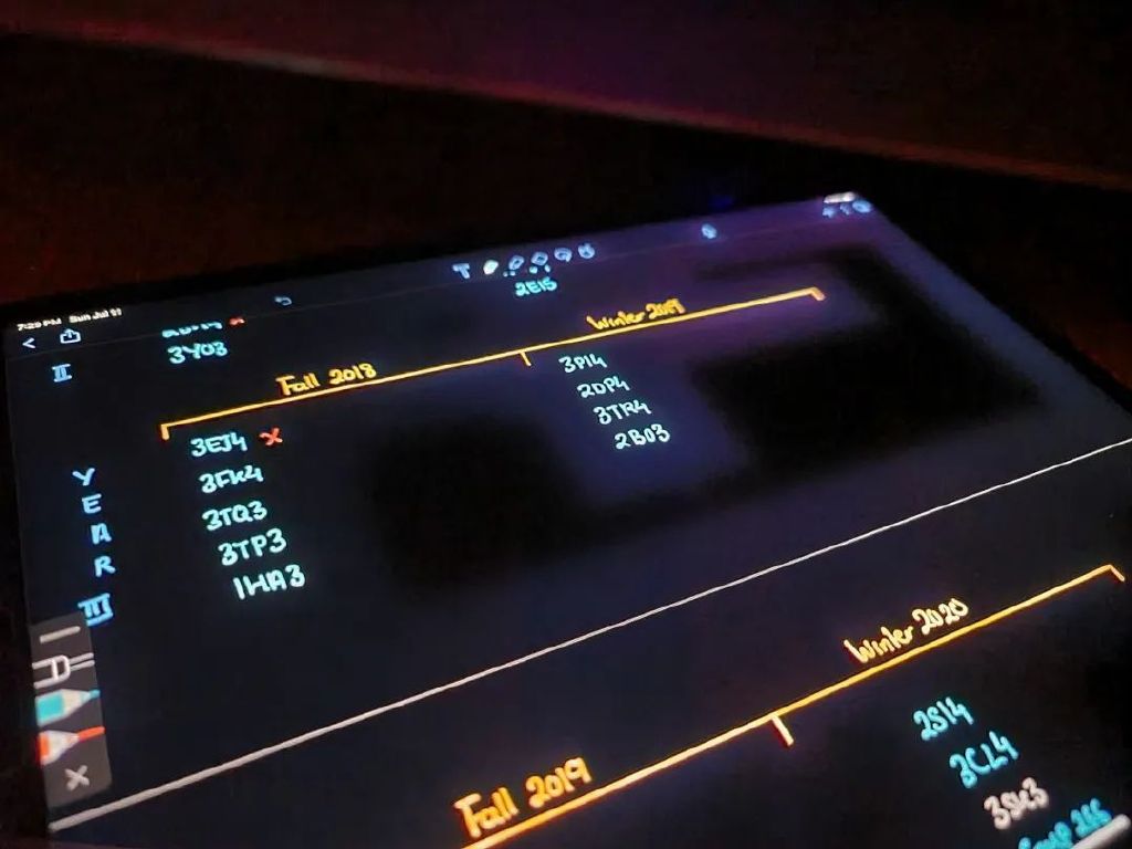 QD-OLED对Mini-LED“飞龙骑脸” 下半年电视怎么选