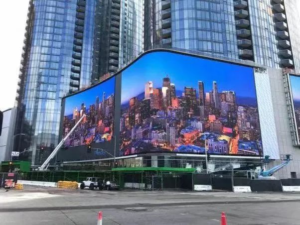 昊震科技：以“柔”克刚，开启户外柔性显示新潮流