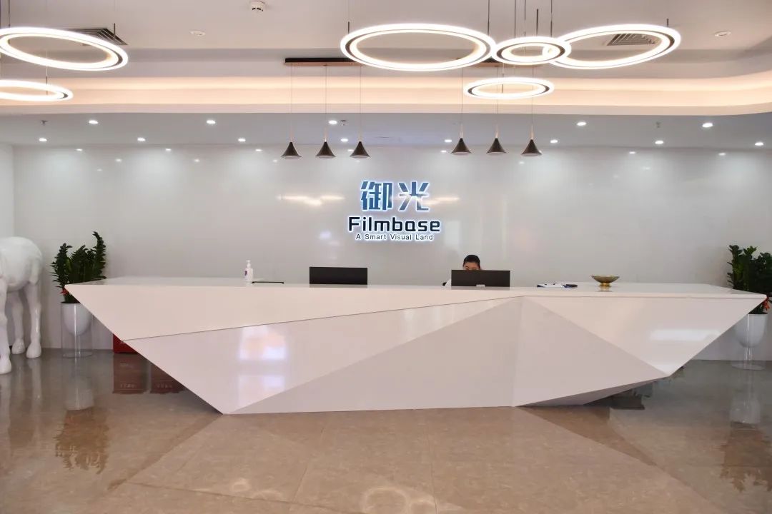 御光：沉潜光电玻璃领域，以透明显示折射“城市之光”