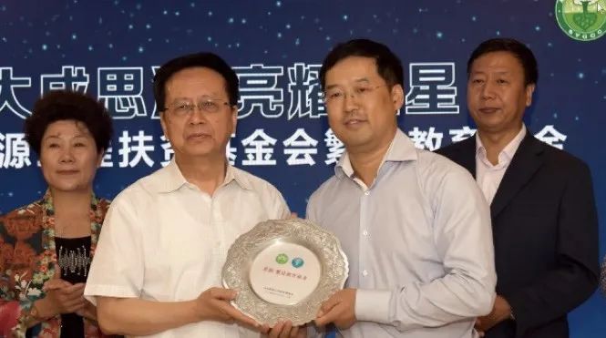 利亚德荣获“2022中国品牌500强”“华谱奖”多项大奖