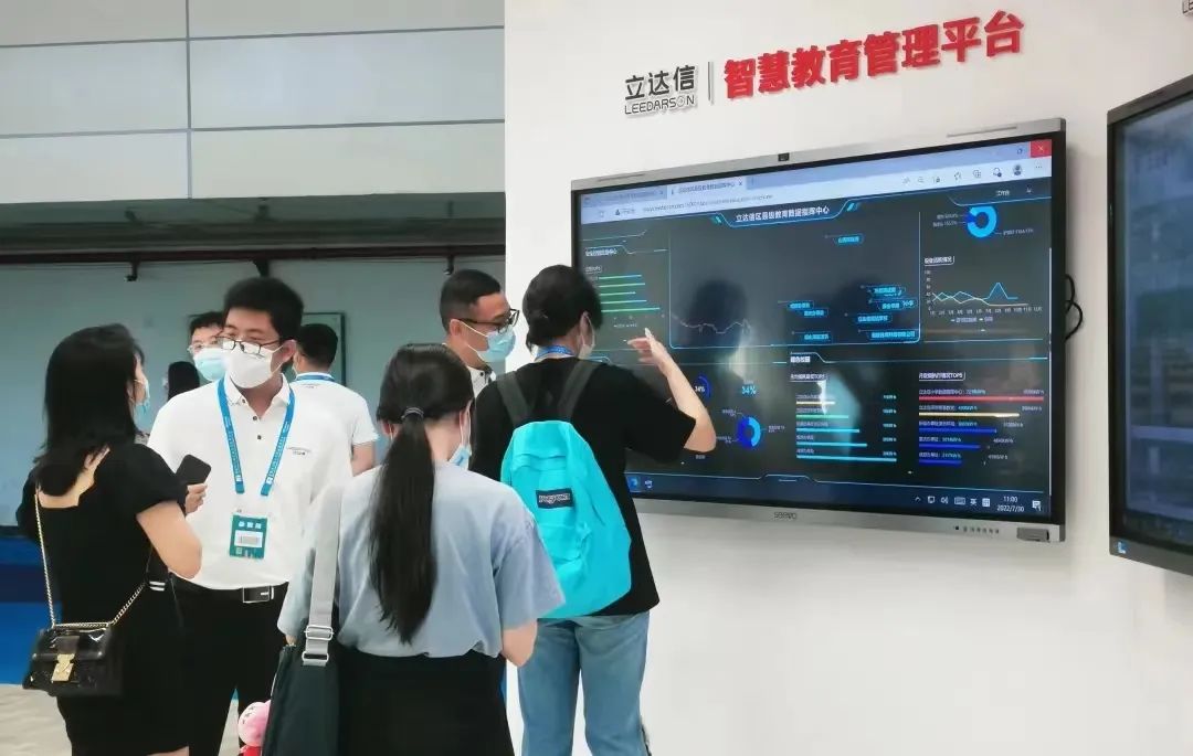 半年营收39.11亿元，净利暴增60.97%！这家LED照企，去年7月才上市…
