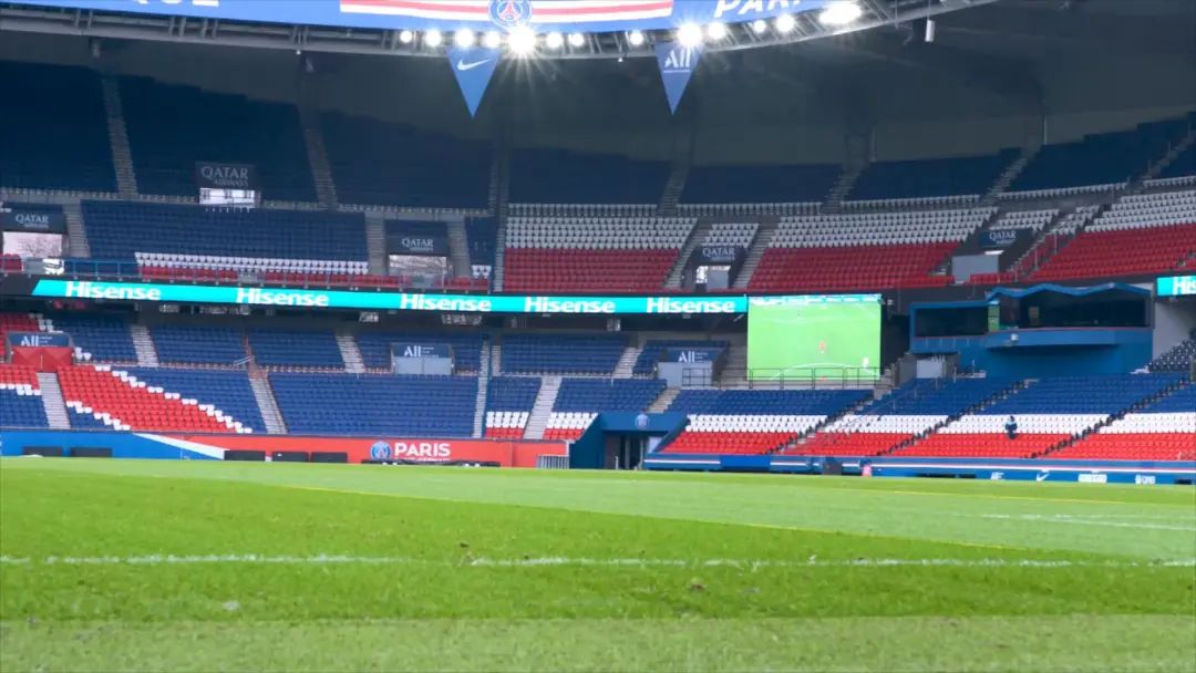 惊艳落地!巨型海信小间距LED显示屏点亮泰国议会电视台 惊艳落地!巨型海信小间距LED显示屏点亮泰国议会电视台