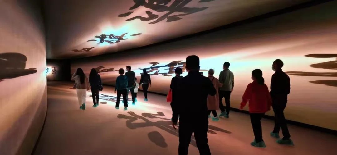 1200㎡ LED「时空隧道」重温红色记忆!洲明光显助力世界第八大奇迹! 1200㎡ LED「时空隧道」重温红色记忆!洲明光显助力世界第八大奇迹!