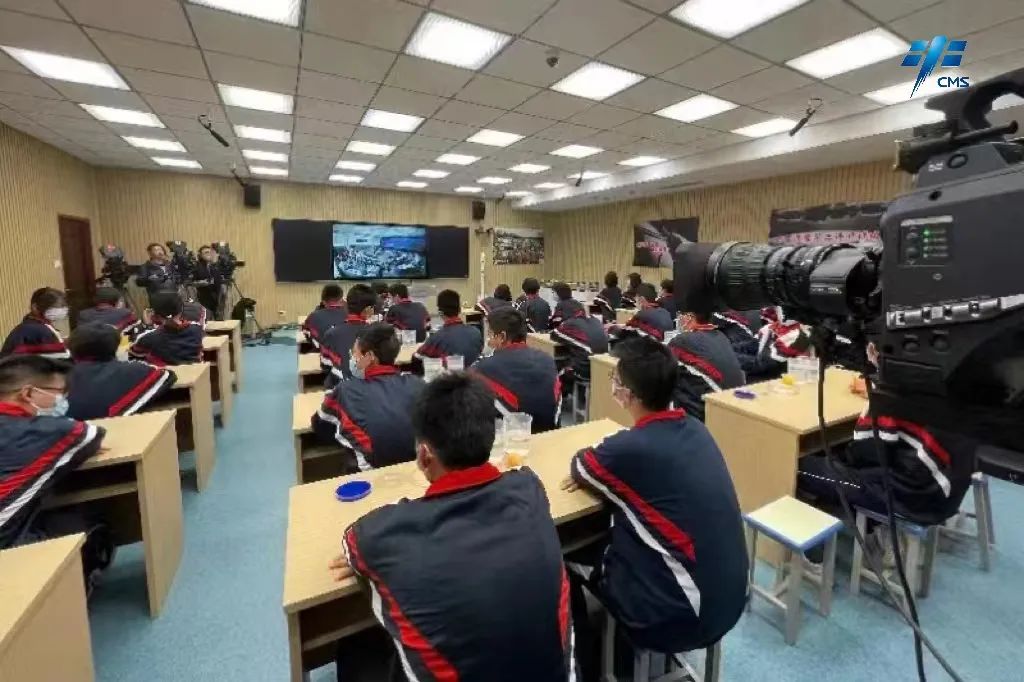 直播授课,天地互动,视诚携手点亮星空梦想! 直播授课,天地互动,视诚携手点亮星空梦想!