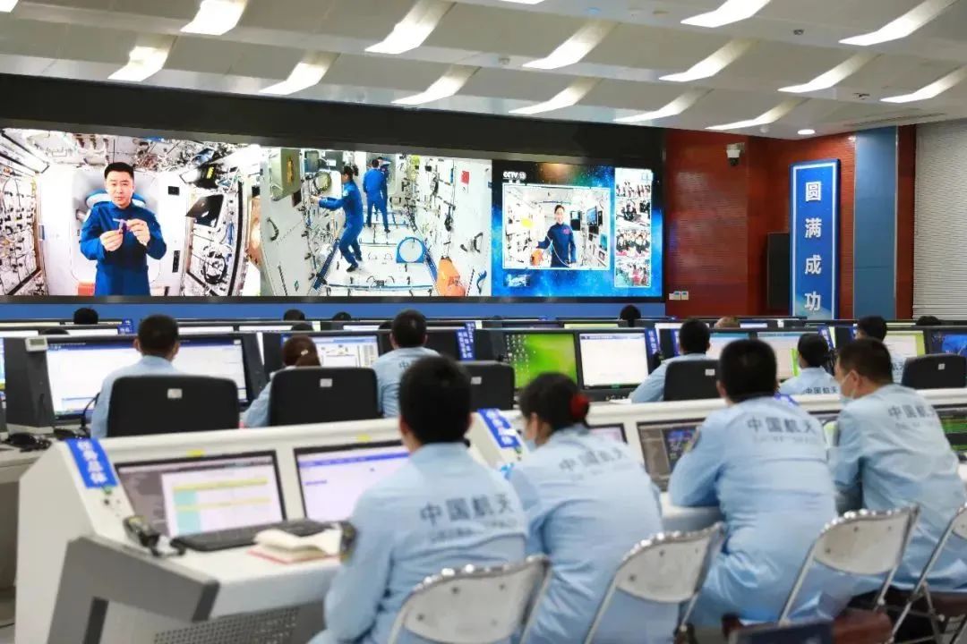 直播授课,天地互动,视诚携手点亮星空梦想! 直播授课,天地互动,视诚携手点亮星空梦想!