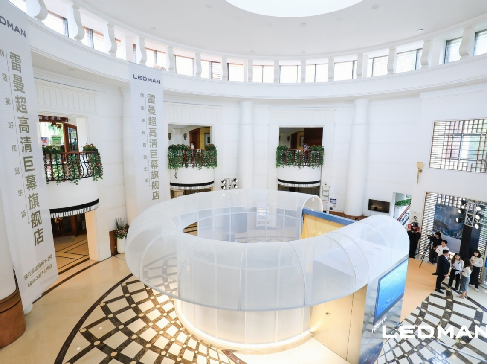 雷曼家庭巨幕线下体验店再提速 7城9店集体亮相