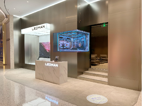 雷曼家庭巨幕线下体验店再提速 7城9店集体亮相