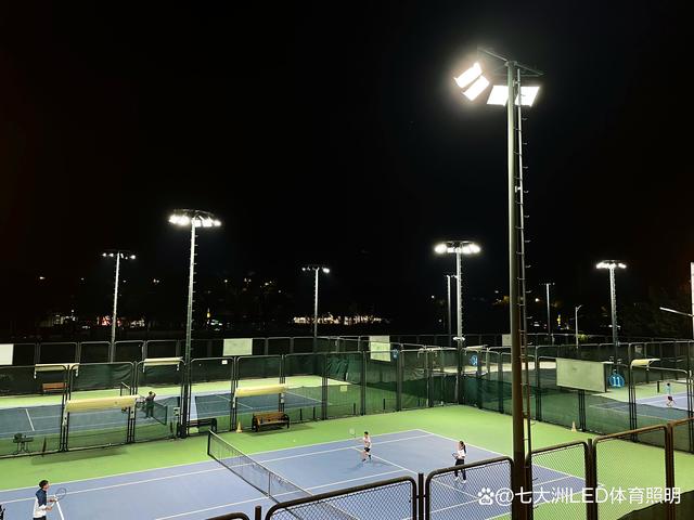 升级七大洲LED体育照明后,广东奥体网球中心夜场预约爆满! 升级七大洲LED体育照明后,广东奥体网球中心夜场预约爆满!