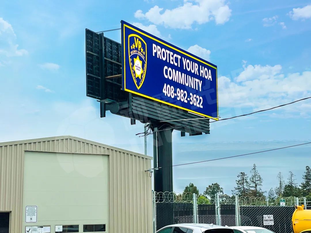 视爵光旭户外广告屏幕竖立在美国吉什东路，让广告投放价值最大化！